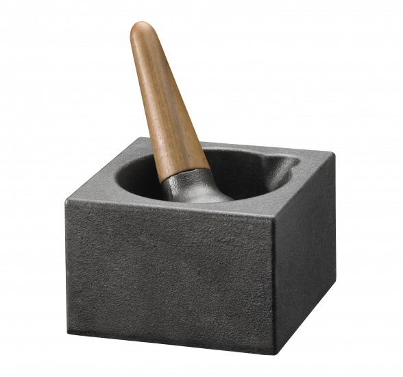 Mörser „cubic“ mit Stößel aus Gusseisen / Walnussgriff 0073V von SKEPPSHULT